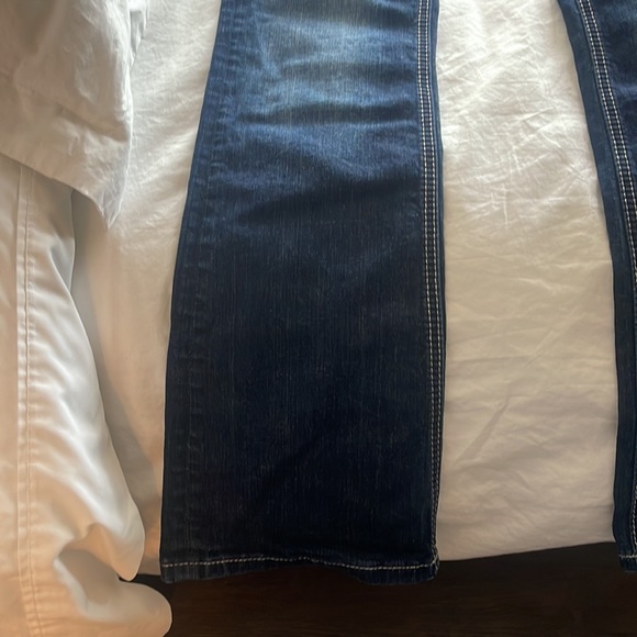 Super cute Miss Me jeans size 27, midrise with flare leg, perfect condition - Picture 2 of 8